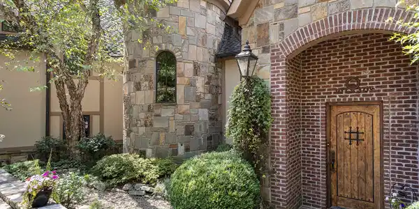 8948 Hickory Hill Lane