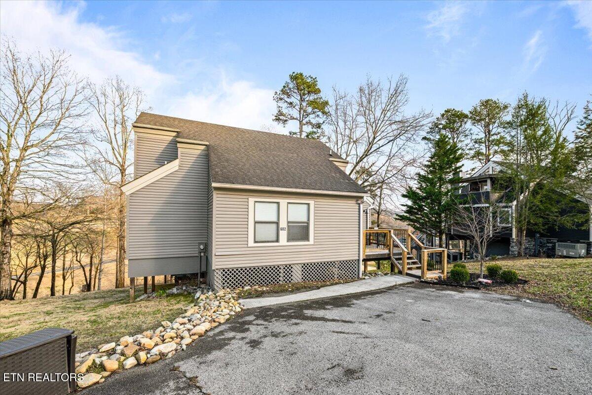 Image 2: 01-602 Wedgewood Ln