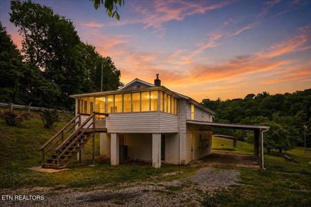 743 Lovely Bluff Rd