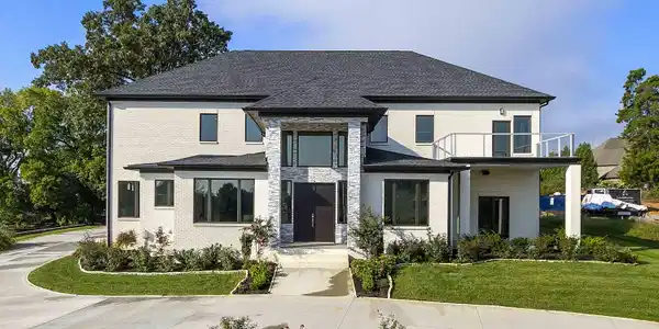 1537 Regiment Way