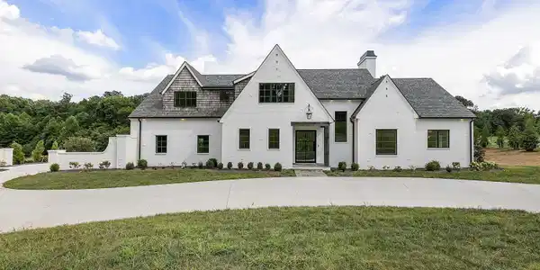 2200 Falcon Crest Lane