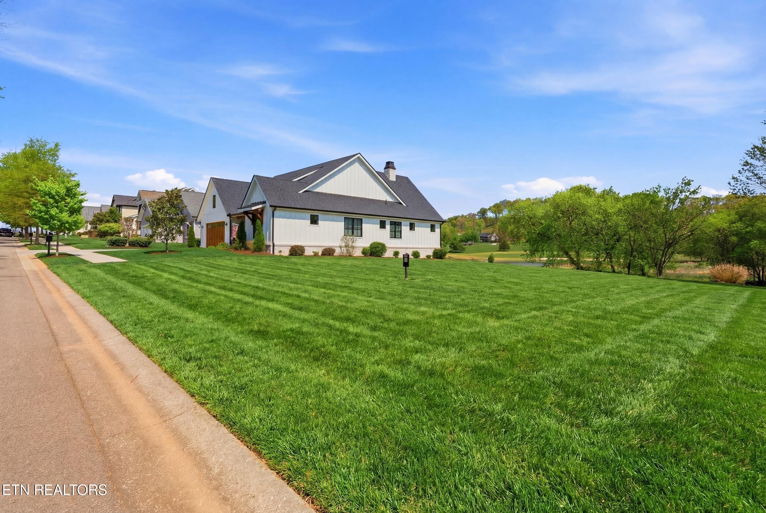 Image 4: 595_bobcat_run_dr_003