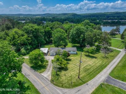 307 Anglers Cove Rd