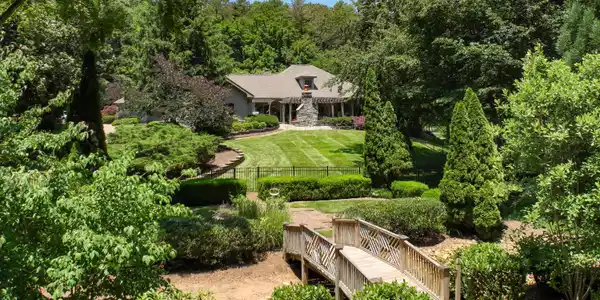 1577 Lyons Bend Rd