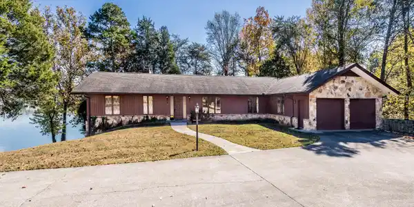 5220 Riverbriar Rd