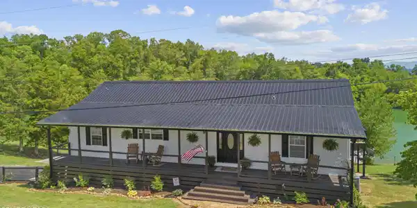 1033 Sunset View Rd