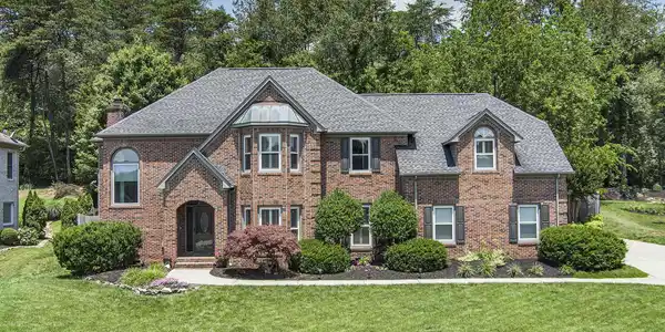 10711 Eagle Glen Drive