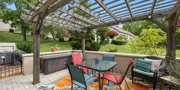 Image 3: 14_1486 touraine place 7