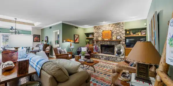 Image 4: 17_1486 touraine place-25