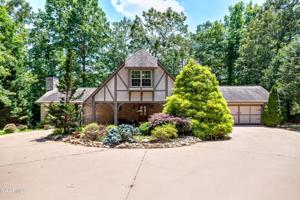 210 Vinita Place