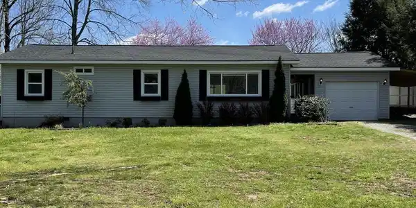 122 Lake Court