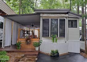 47 Beach Rd