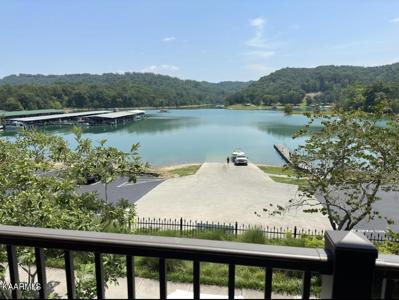 214 Waterside Circle