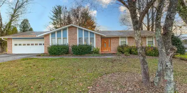 4123 Meadowlark Lane