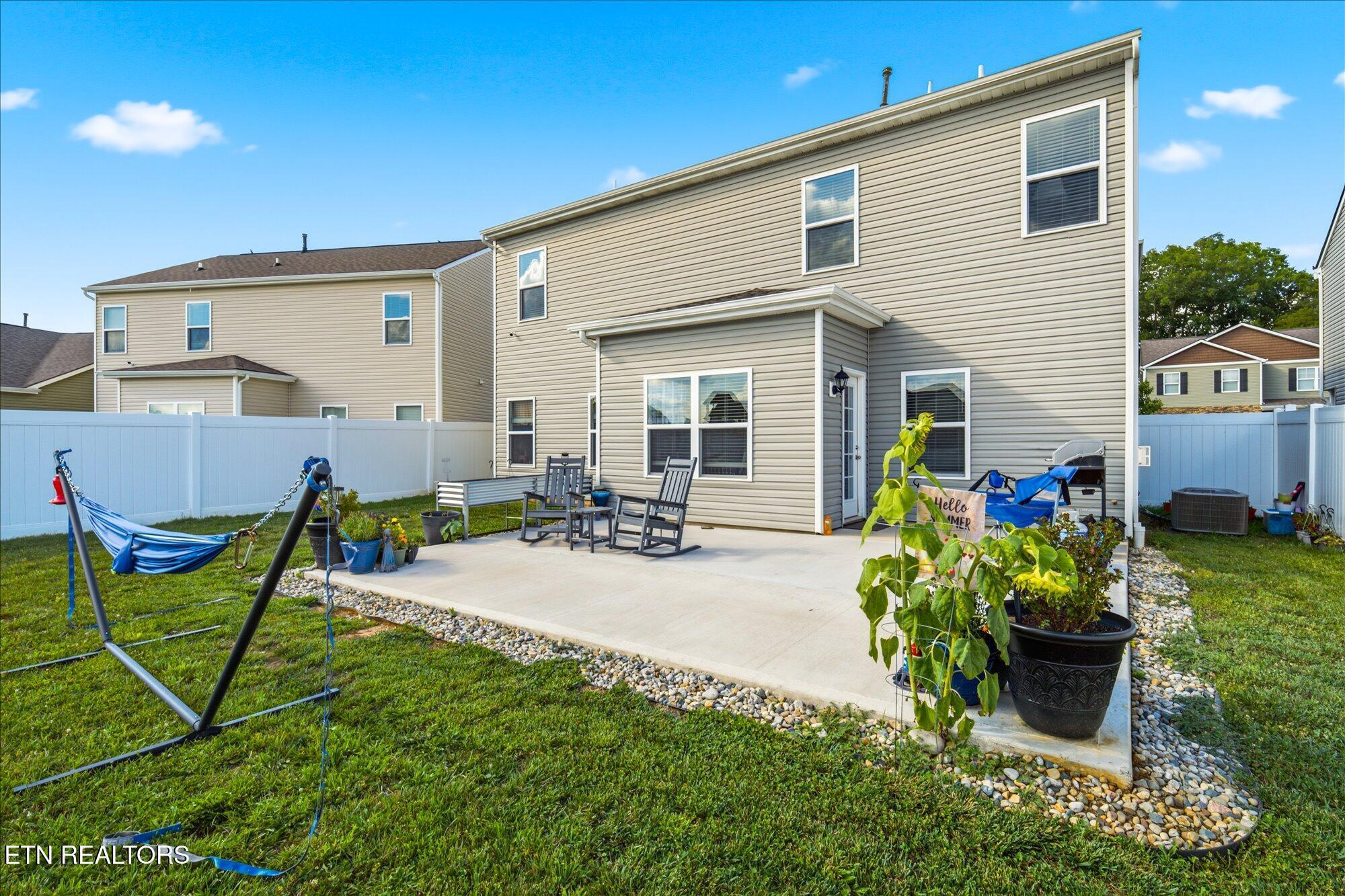 Image 4: Backyard