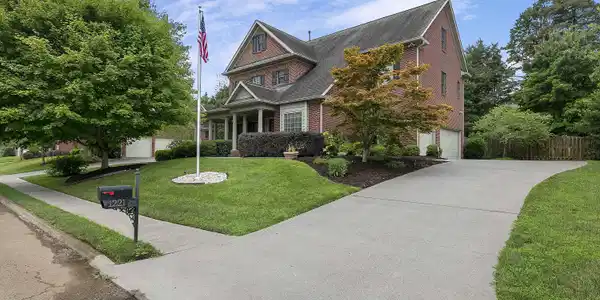 1221 Bentley Park Lane