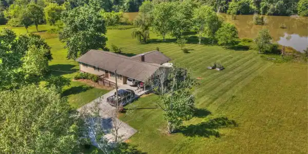 2721 Louisville Rd