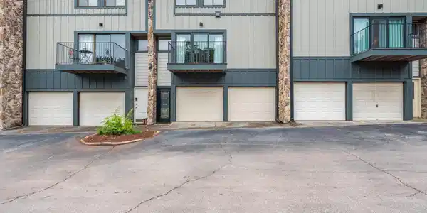 2006 Cherokee Bluff Drive