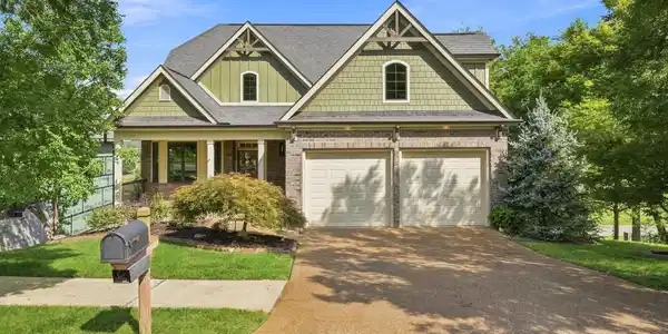 717 Black Cove Lane
