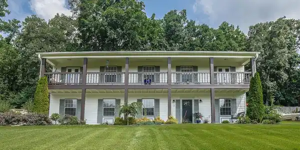 9929 Rainbow Drive