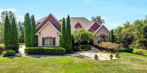 300 Conkinnon Drive