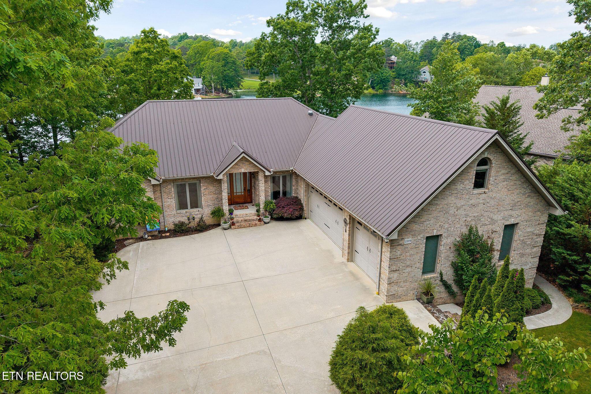Image 2: 199 Markham Lane