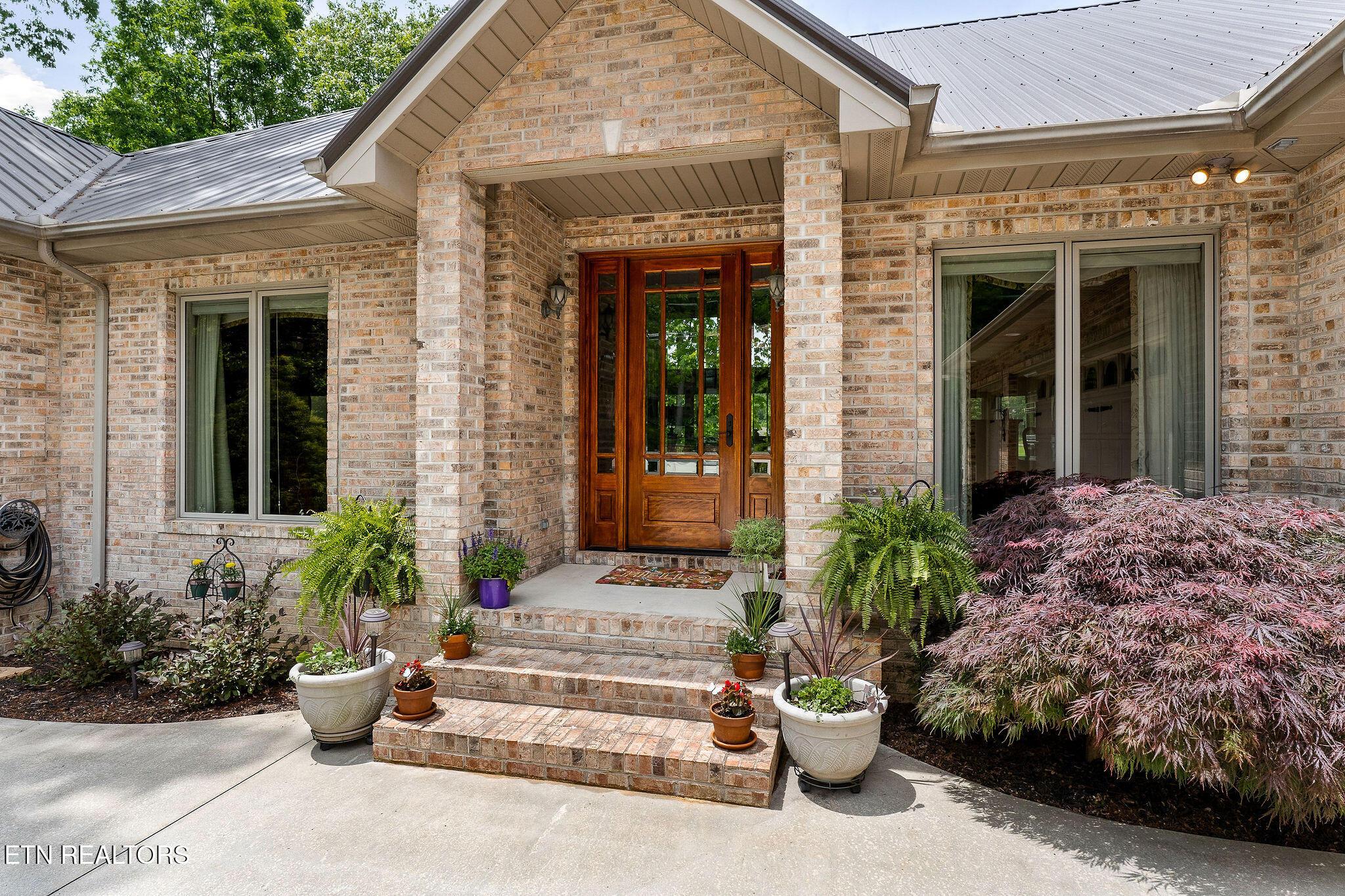 Image 3: 199 Markham Lane
