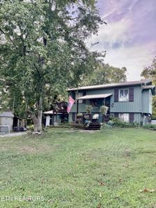 1407 E Park Lane