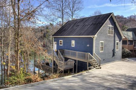 217 Flat Hollow Marina Rd