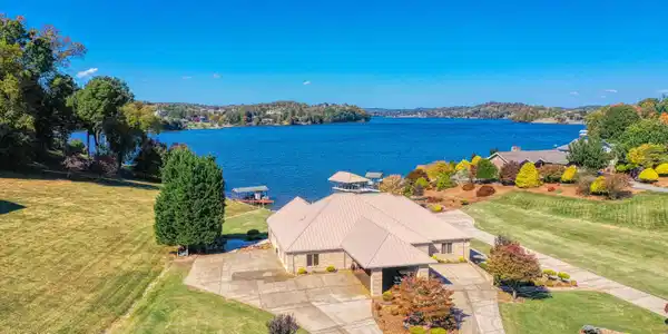 655 Watershaw Drive