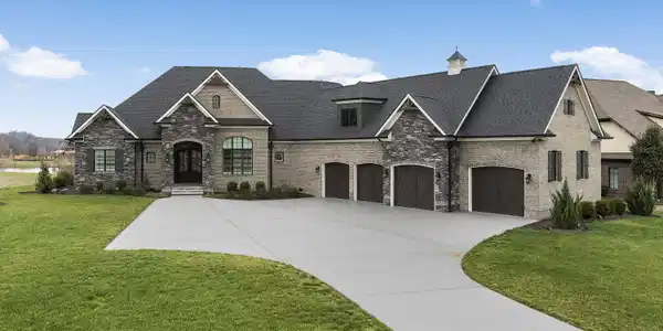 3709 Edgewater Way