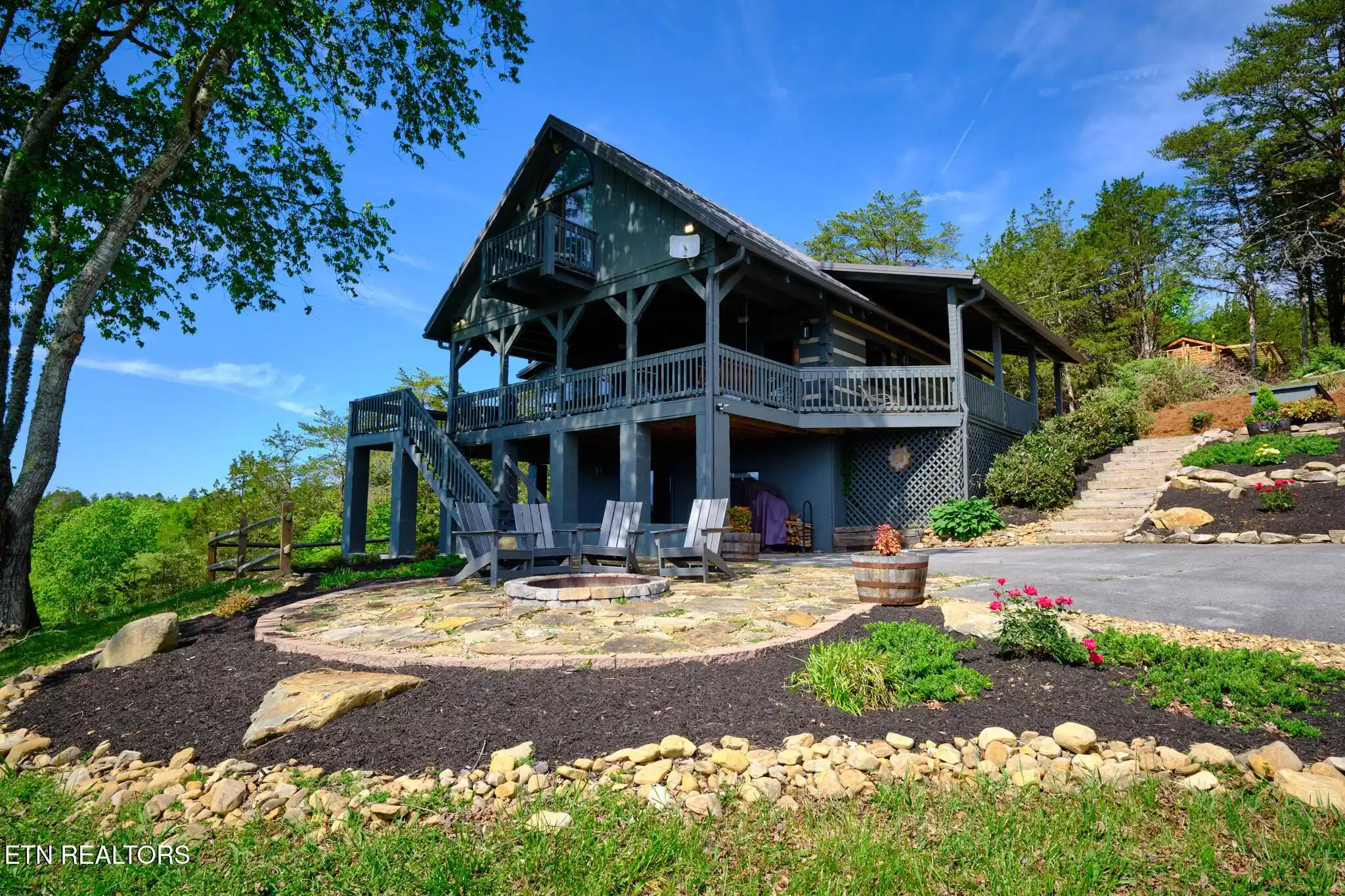 Image 1: 1019 Moonside Ln Sevierville, TN 12