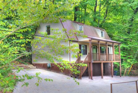 270 Lakeshore Drive