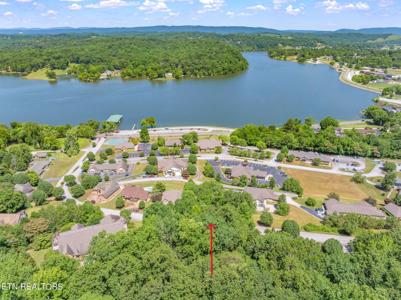 1016 Brentwood Way