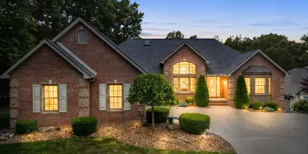 106 Mariners Drive