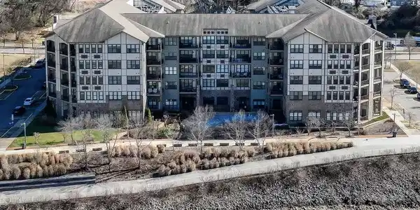 445 W Blount Ave