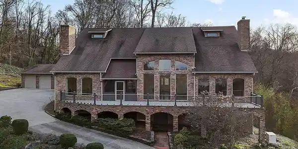 2400 Trillium Lane