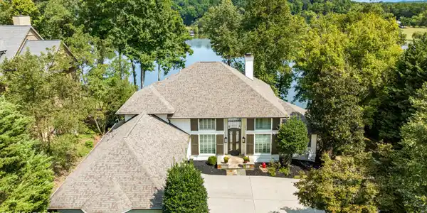 5101 Buckhead Tr