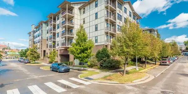 445 W Blount Ave