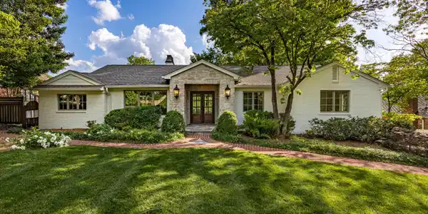 2054 Cherokee Blvd
