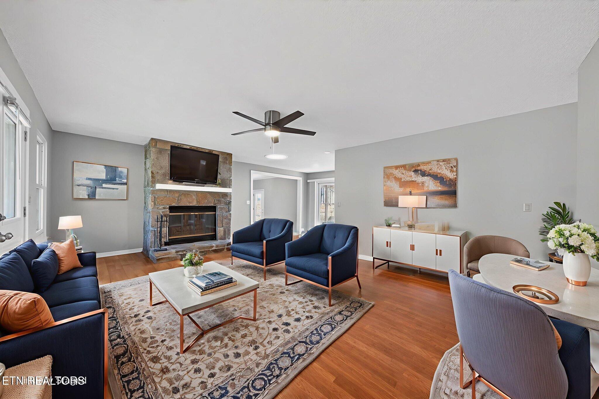 Image 4: 16-web-or-mls-153 Glenwood Dr_076_TNPC v