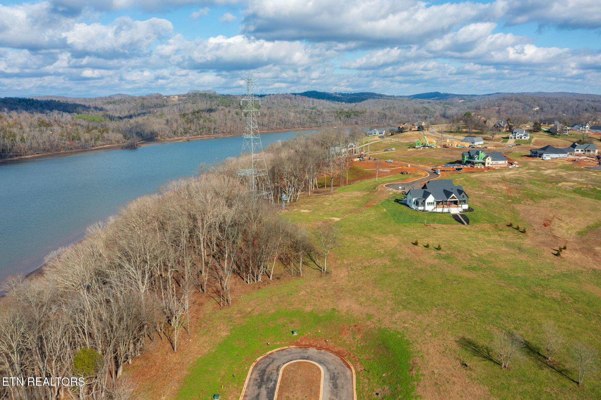 Image 2: homesandvideos aerials-10299