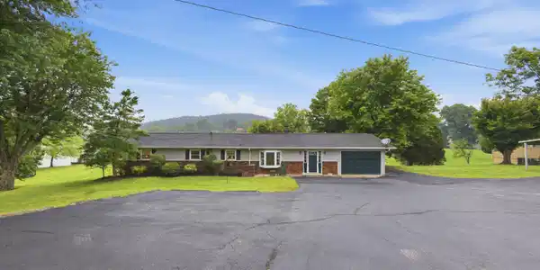 102 Coffey Circle