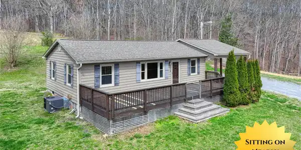 7200 Lakeland Drive