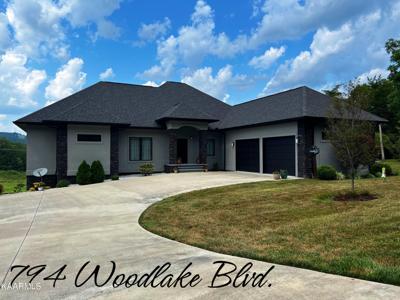 794 Woodlake Blvd