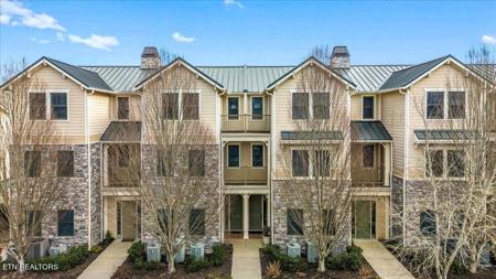 318 Waterside Circle