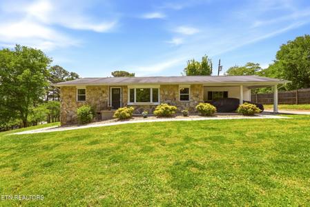 211 Woodland Drive