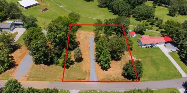 150 Lakehaven Circle