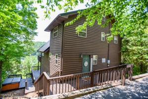 873 Flat Hollow Marina Rd