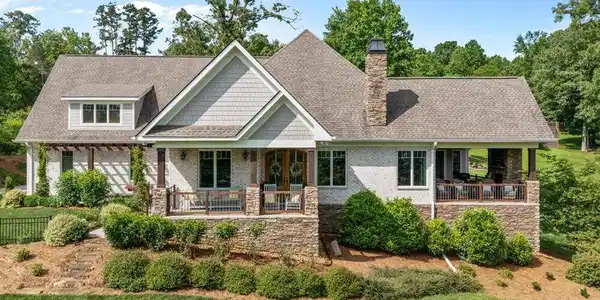 212 Lake Crest Drive